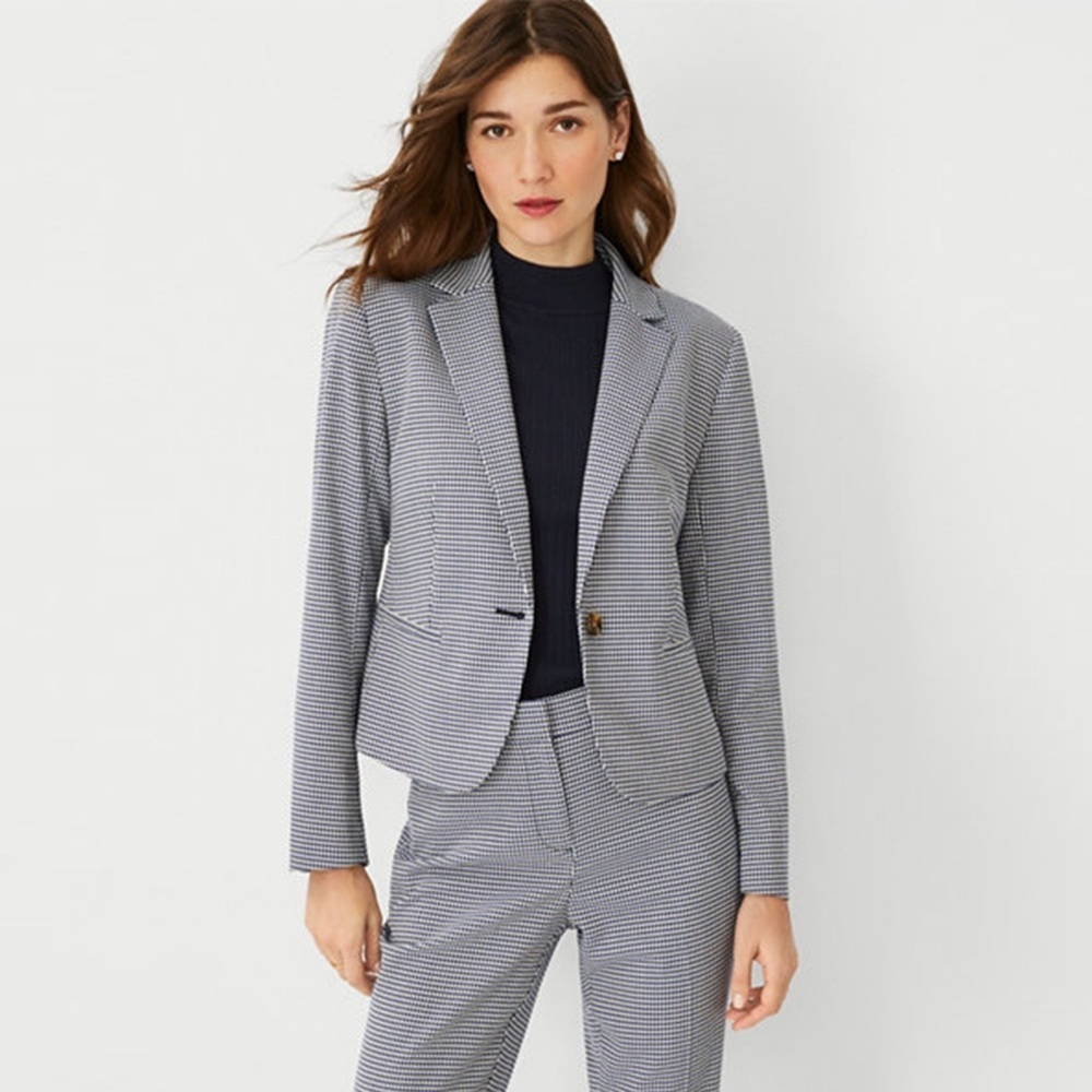 Ann Taylor - The Newbury Blazer (2024) - in Houndstooth (Blue and White)